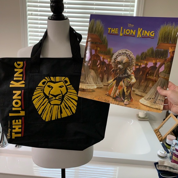 Disney’s Lion King Tote Bag and Collectors Program - Picture 12 of 12
